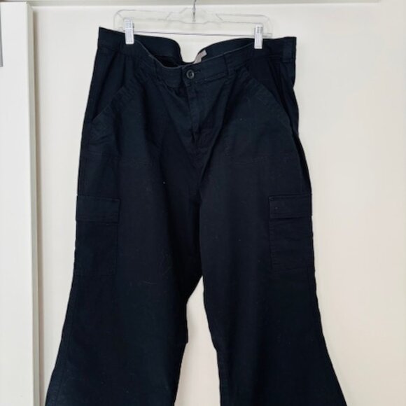 Torrid Flare Lightweight Twill Cargo High Rise Pant- size 22R - Picture 5 of 7